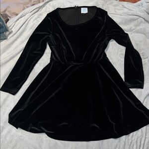 Black Velvet Long Sleeve Dress